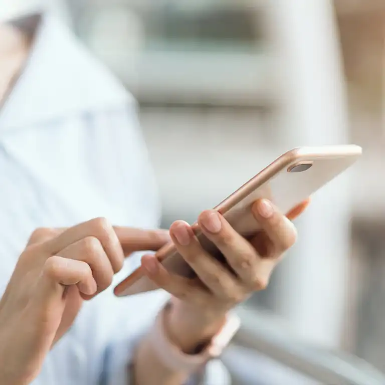 Smartphone in der Hand